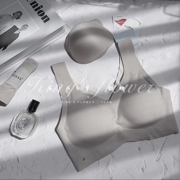 Wireless and seamless push up bra and panty set - Picture 4 of 9